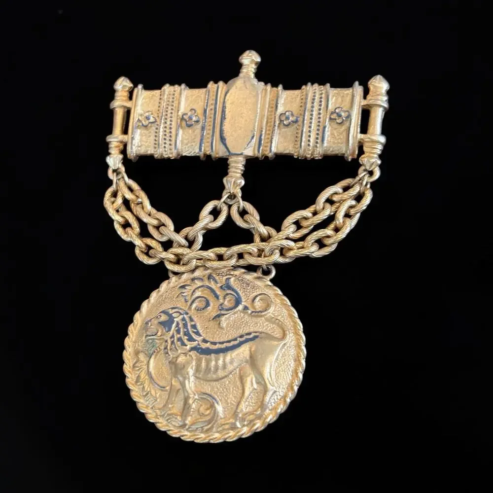 Les Bernard Gold Ram Medallion Brooch Massive Chain Runway Statement Pin